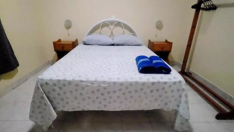 تختخواب و صبحانه Opensky