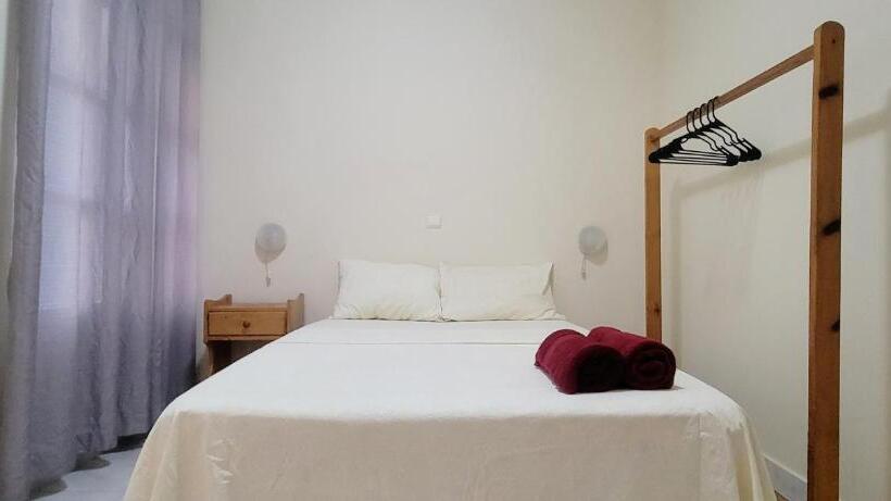 تختخواب و صبحانه Opensky