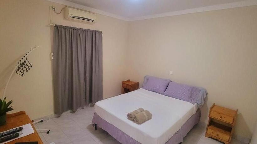 تختخواب و صبحانه Opensky