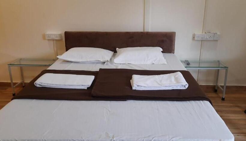 Hotell Aaryan Beach Resort