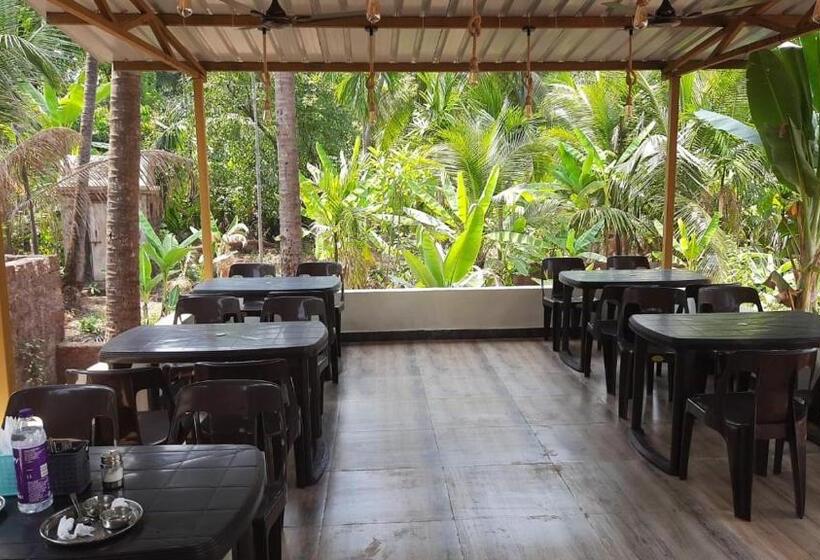 Hotell Aaryan Beach Resort