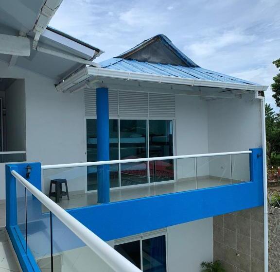 בית מלון כפרי Cabaña Manzuren