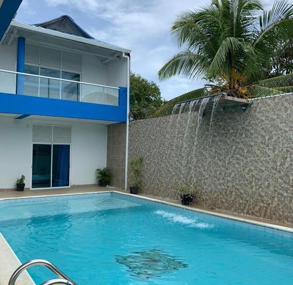 בית מלון כפרי Cabaña Manzuren