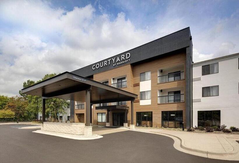 فندق Courtyard Airport By Marriott