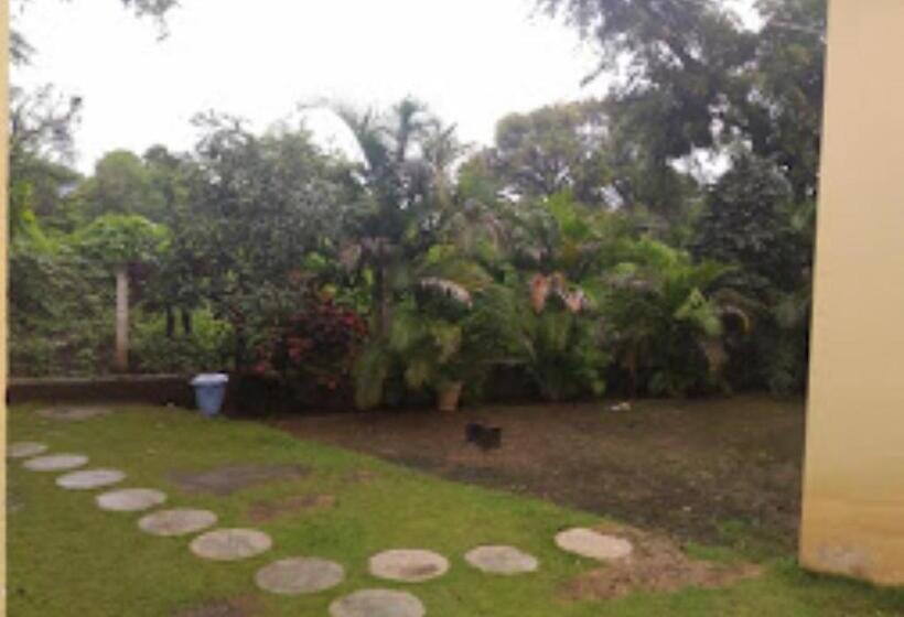 ホテル Gayatri Farm Resort Kolan