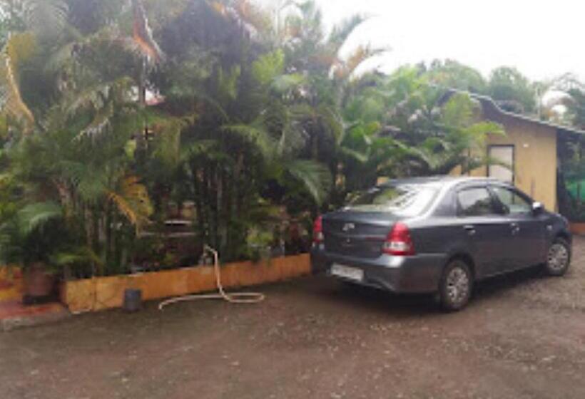 ホテル Gayatri Farm Resort Kolan