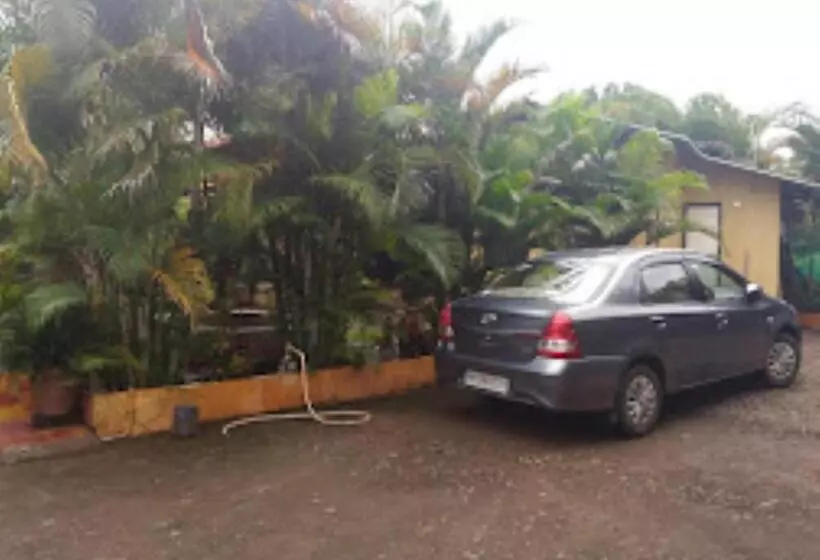 ホテル Gayatri Farm Resort Kolan