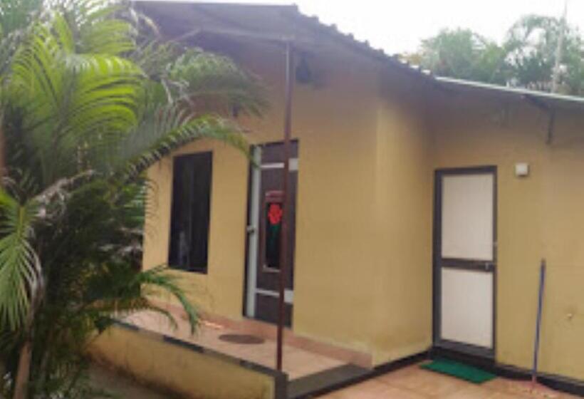 ホテル Gayatri Farm Resort Kolan