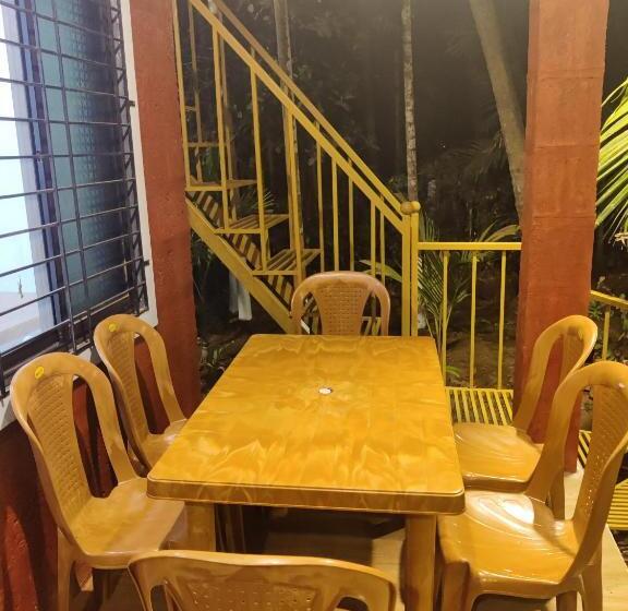 Hotelli Krishna Kunj