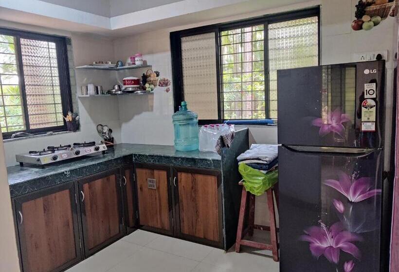 Hotelli Krishna Kunj