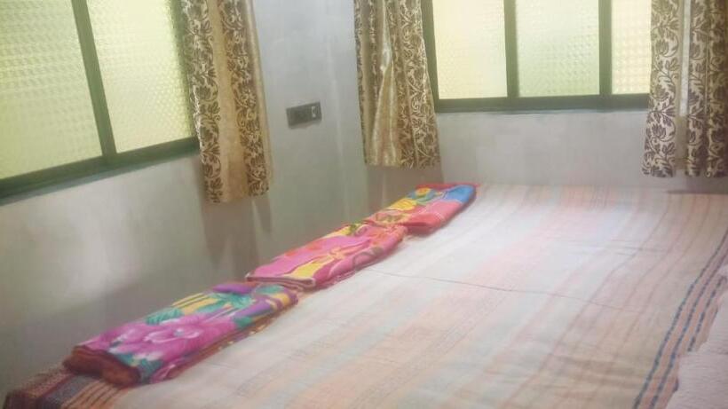 Hotelli Krishna Kunj