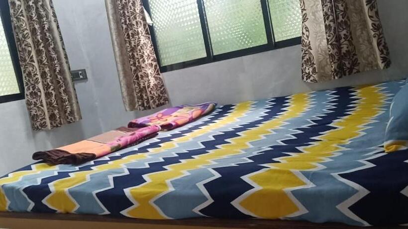 Hotelli Krishna Kunj