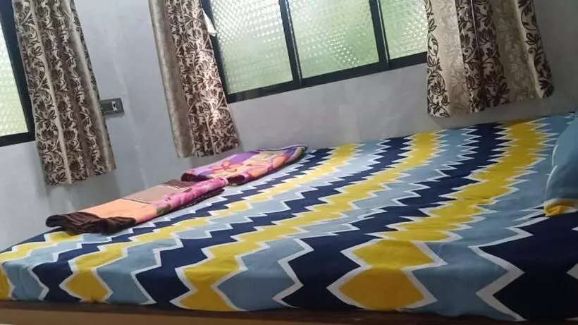 ホテル Krishna Kunj