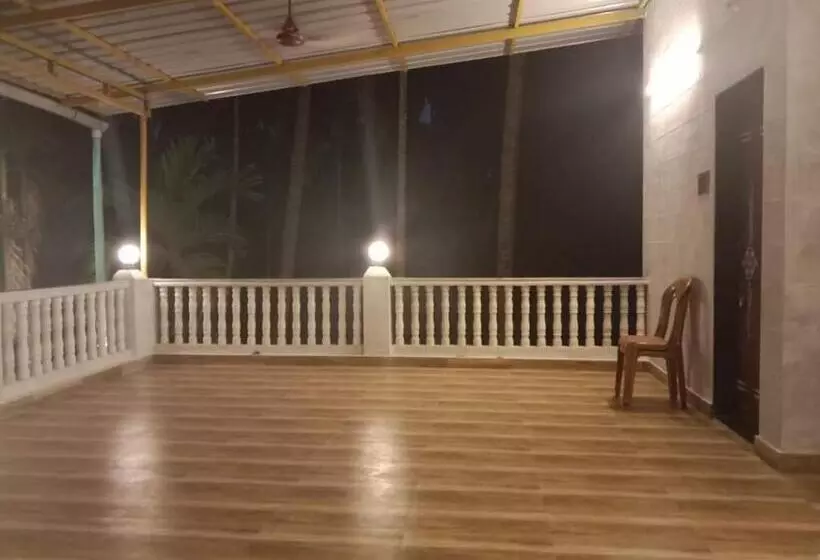 ホテル Krishna Kunj
