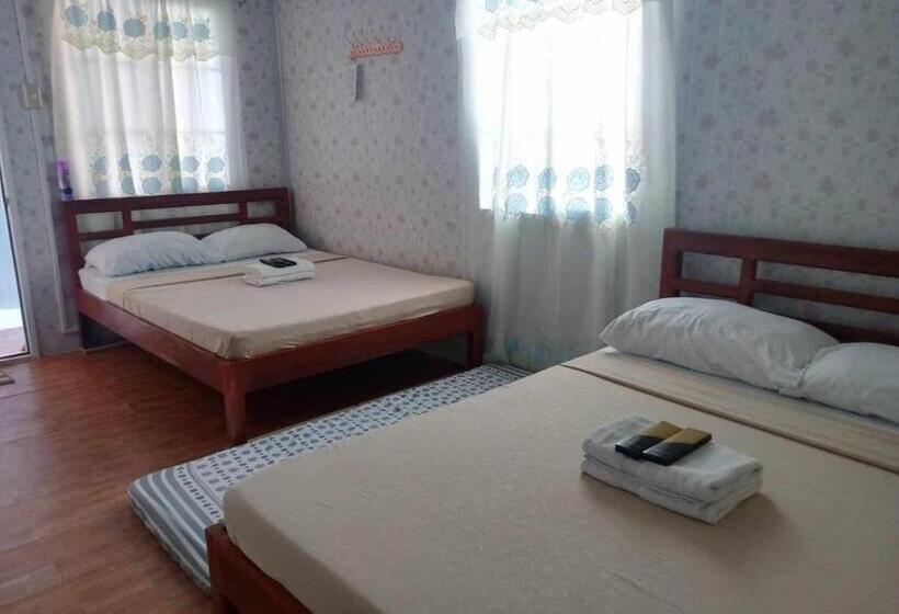 בית מלון כפרי Reddoorz @ Boondocks Cabins Resort