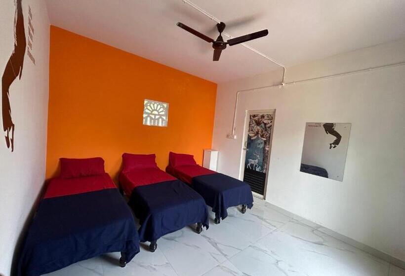 Hotel Santhrupthifarmstay