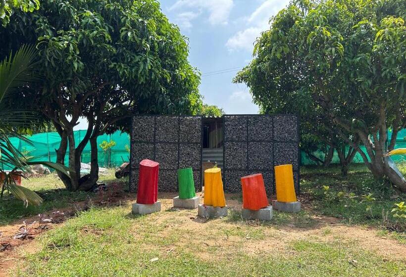 Hotel Santhrupthifarmstay