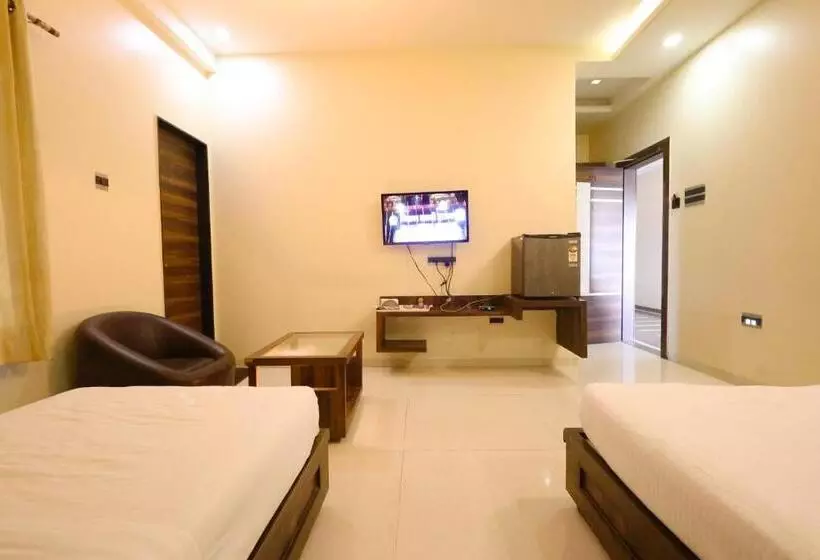 Hotelli Sharveen Classic Inn