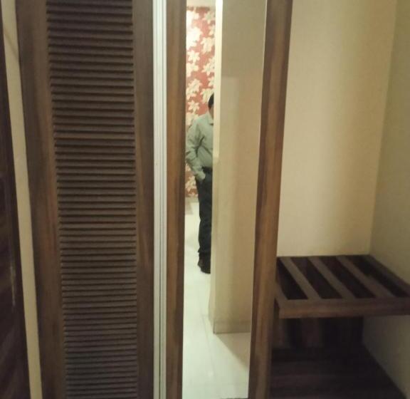 Szálloda Sharveen Classic Inn