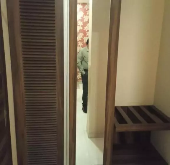 Hotelli Sharveen Classic Inn