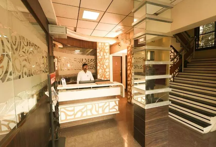 Hotelli Sharveen Classic Inn