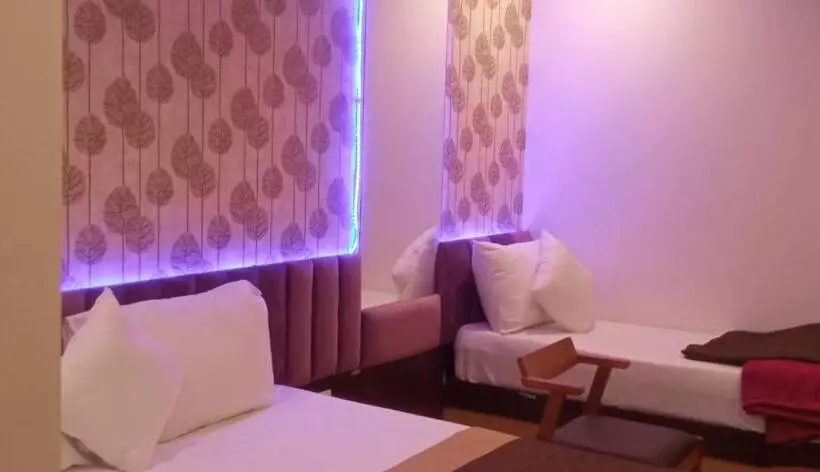 هتل Shaswat Inn