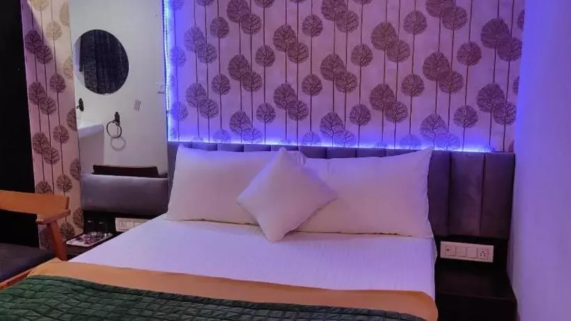هتل Shaswat Inn