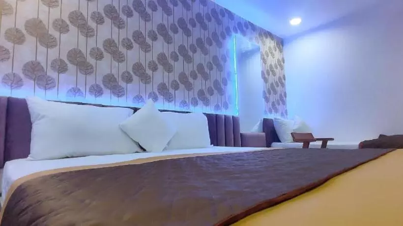 هتل Shaswat Inn