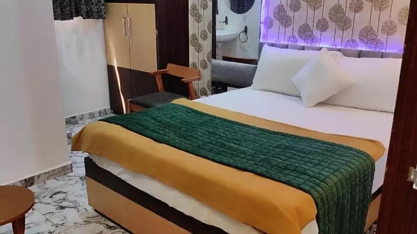 هتل Shaswat Inn