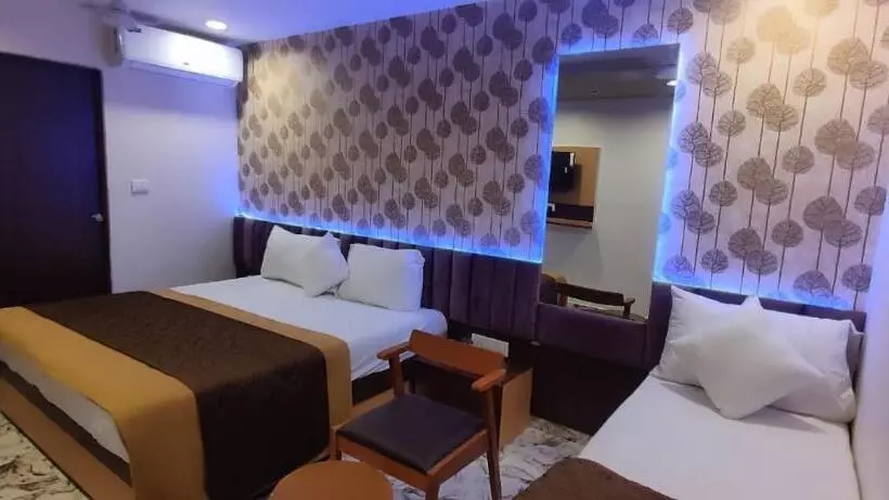 هتل Shaswat Inn