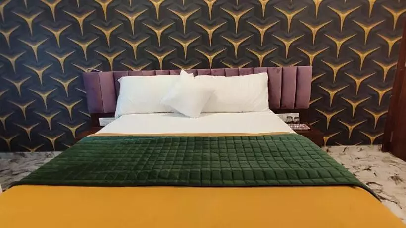 هتل Shaswat Inn