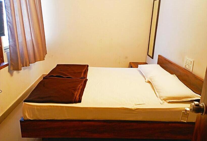 هتل Jayalaxmi Comforts