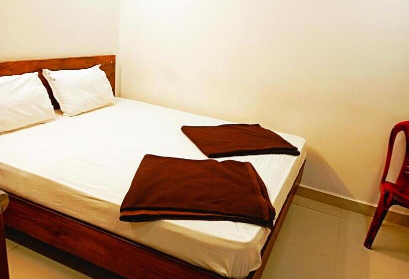 هتل Jayalaxmi Comforts