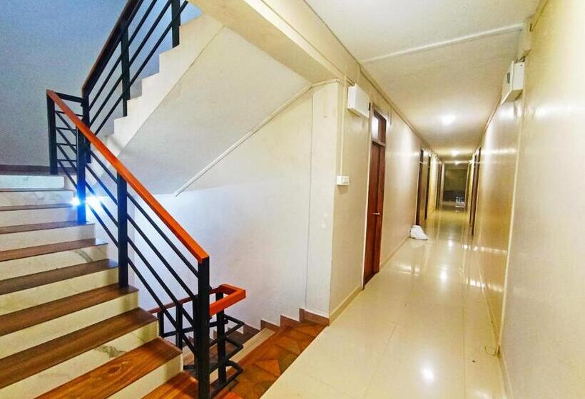 هتل Jayalaxmi Comforts