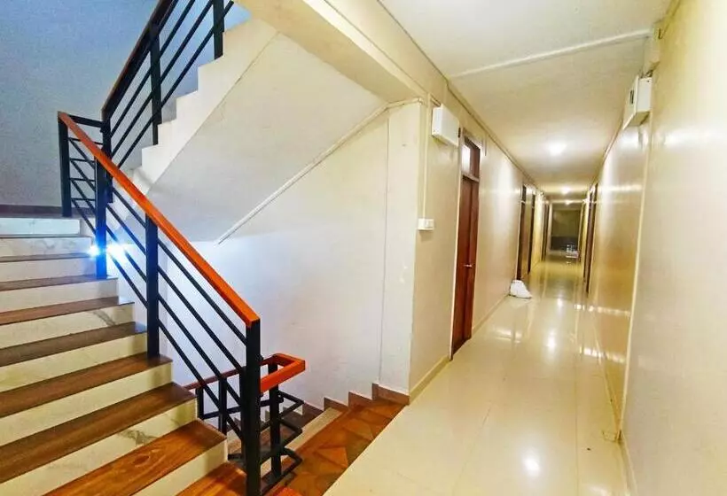 ホテル Jayalaxmi Comforts