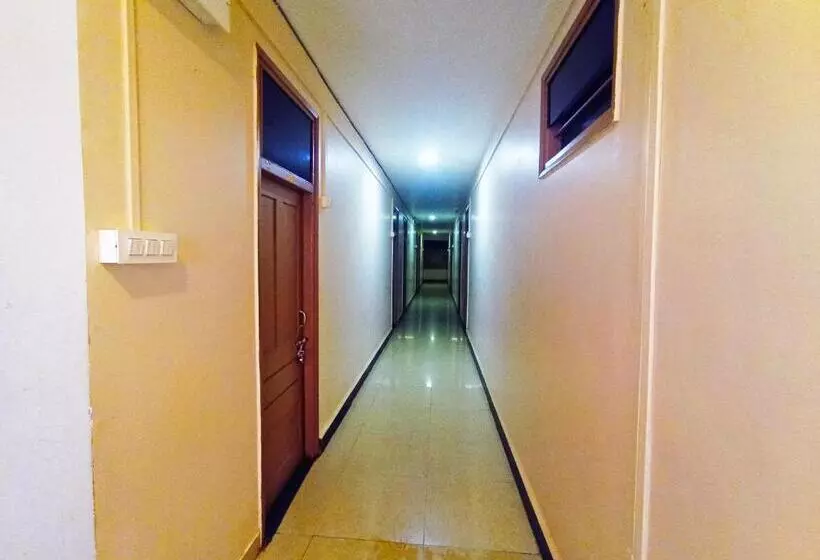 ホテル Jayalaxmi Comforts