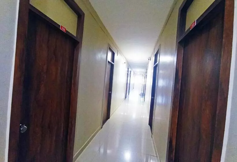 ホテル Jayalaxmi Comforts