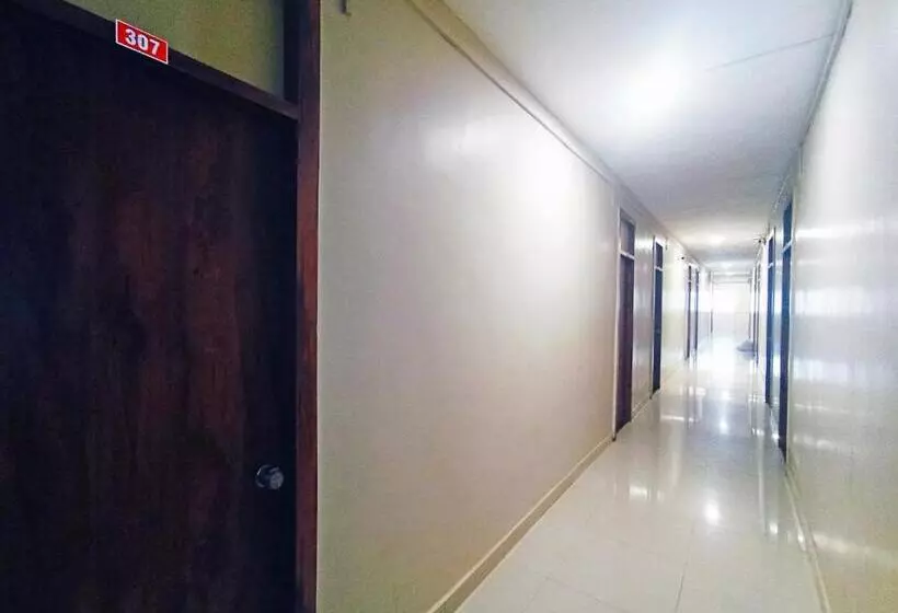 ホテル Jayalaxmi Comforts