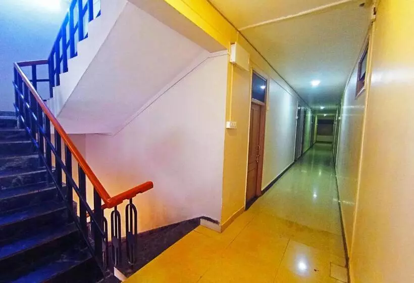 ホテル Jayalaxmi Comforts