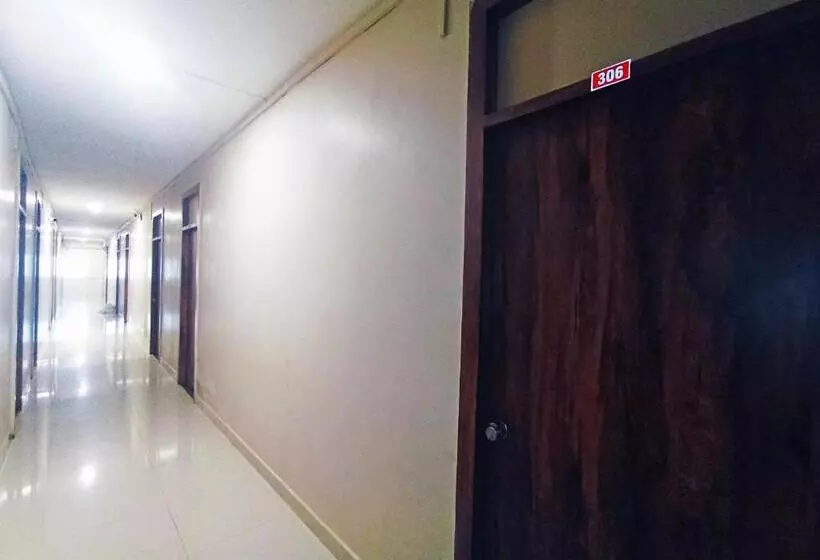 ホテル Jayalaxmi Comforts