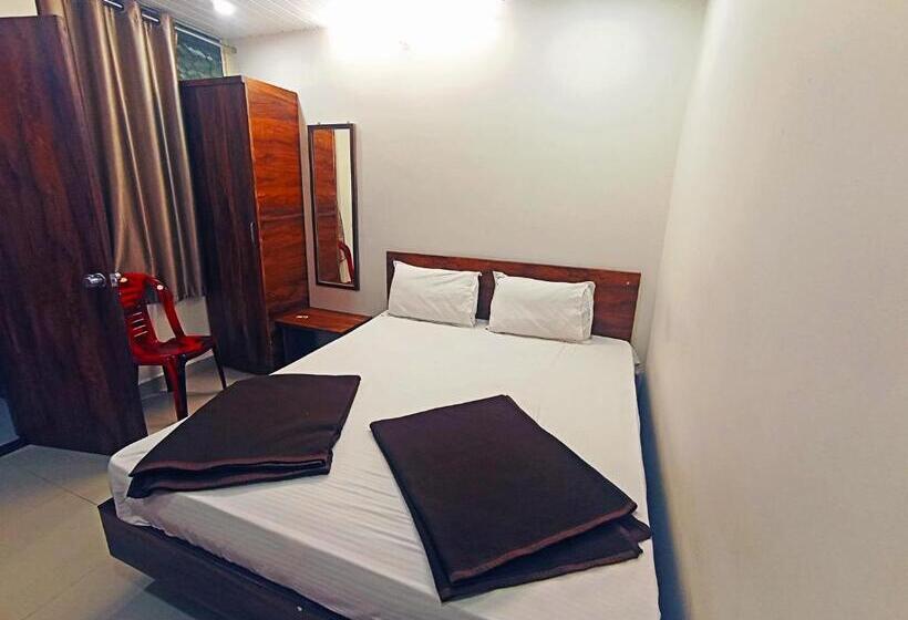 هتل Jayalaxmi Comforts