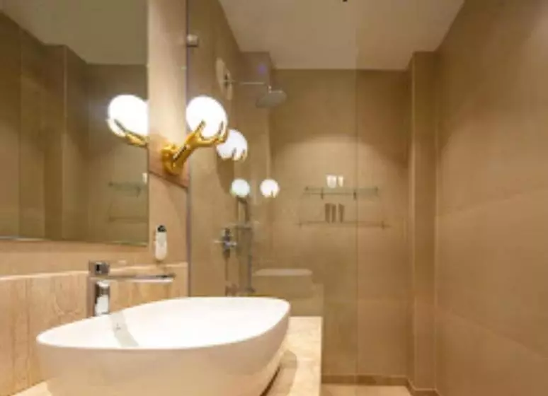 ホテル The Greenwood Resort Guwahati