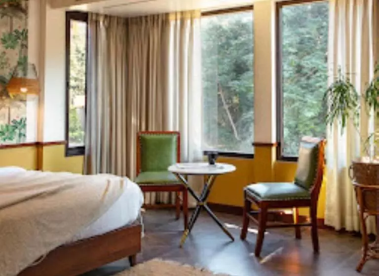 ホテル The Greenwood Resort Guwahati