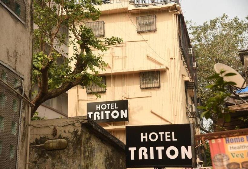 Hôtel Triton   Near Us Embassy