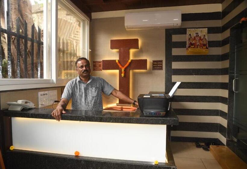 Hôtel Triton   Near Us Embassy