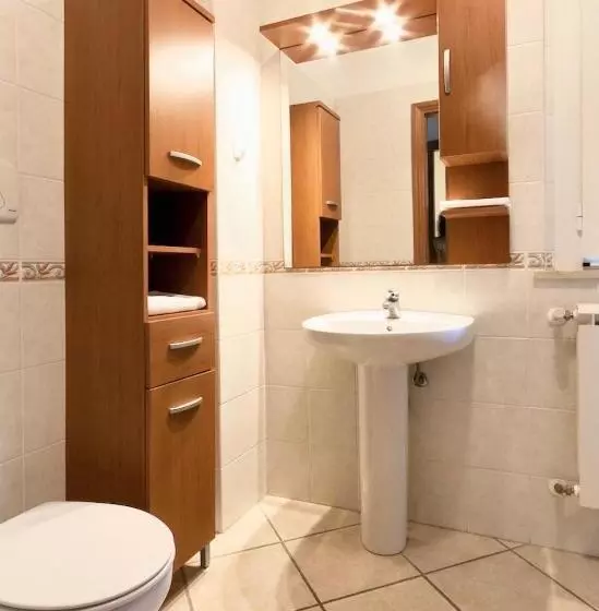 Isa Apartments For 4 People, 2 Bedrooms, In Residence With Swimming Pool In San Vincenzo, Just 600 M