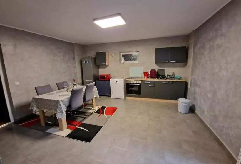 ペンション Apartament 2 Camere