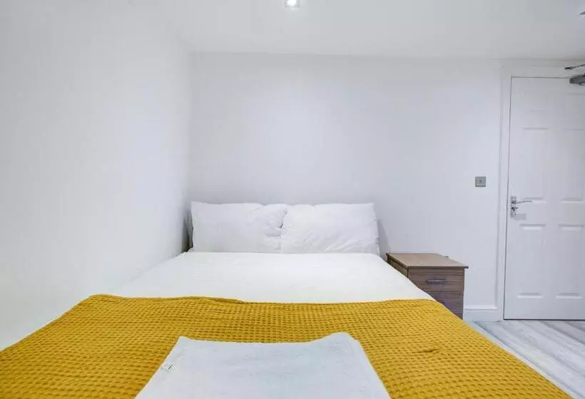 ペンション Crossville Homes   Double Rooms