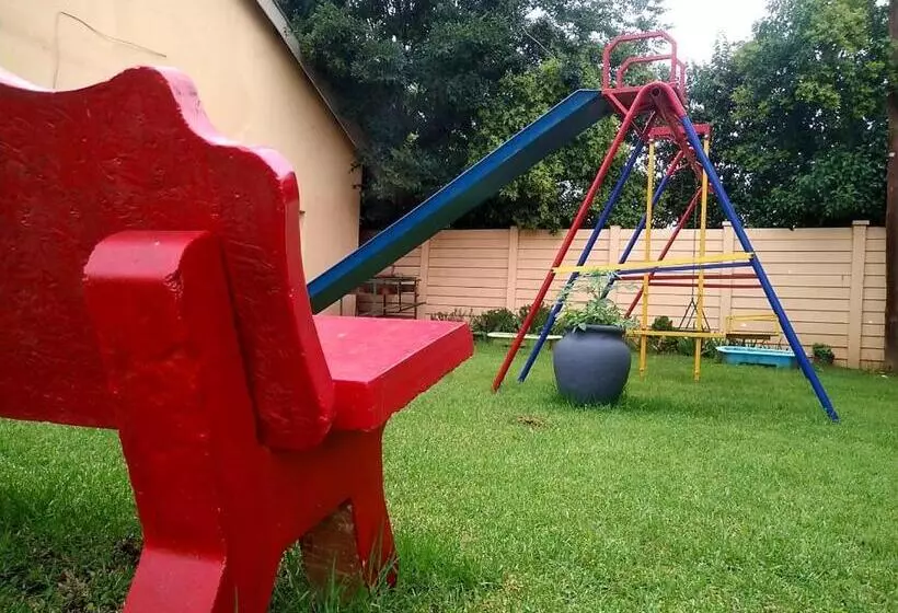 ペンション Villamed Guesthouse