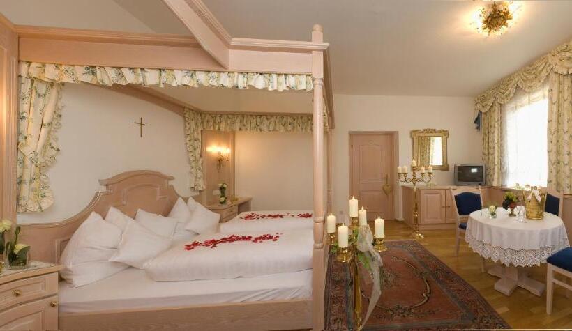 Gartenhotel Maria Theresia